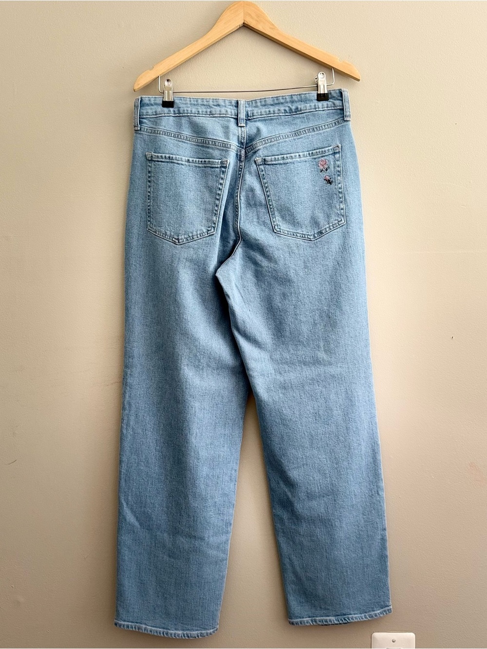 Old Navy Embroidered High Rise OG Loose Fit Jeans size 12 women’s - Picture 6 of 6